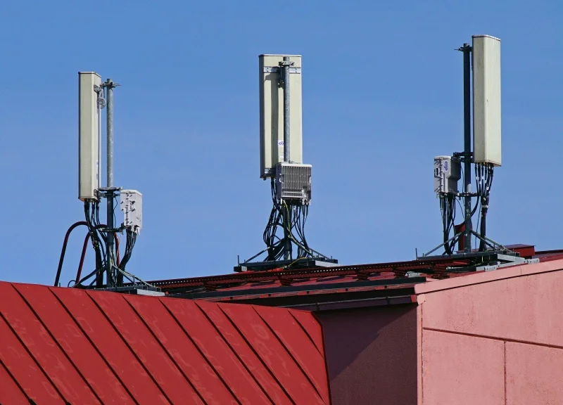 cell-antennas-unsplash.webp
