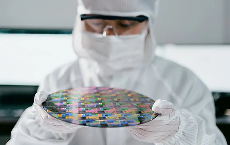 micron_wafer.webp