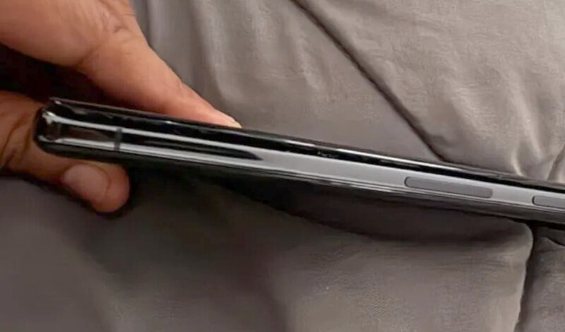 pixel-7-battery-swelling-1.jpg