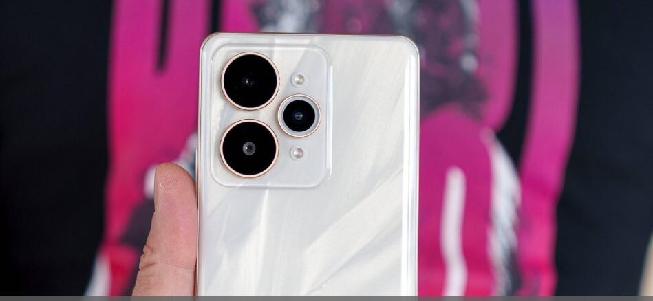 smartfon-realme-16-pro-s-kameroi-200-mp-1-e1764001605309.jpg