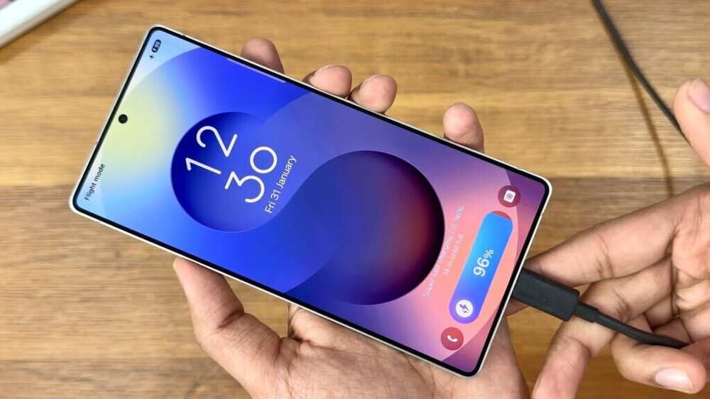 Galaxy-S25-Ultra-wired-charging-1024x576_large.jpg